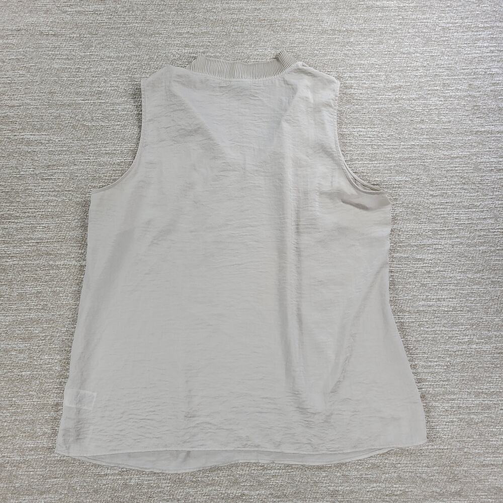 CAbi Snapshot Satin‎ Top Womens Large Ivory Pleated Collar V-Neck Tank Shirt - Picture 3 of 11